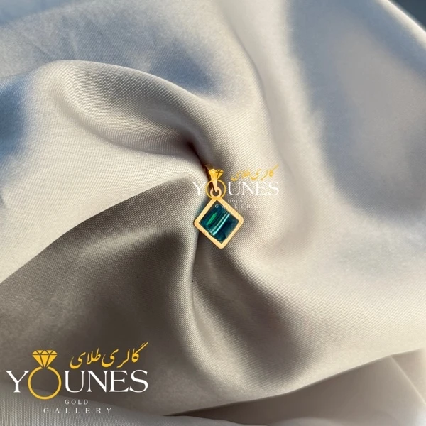 تصویر دوم آویز طلا سواروسکی مربعی آبی دریایی